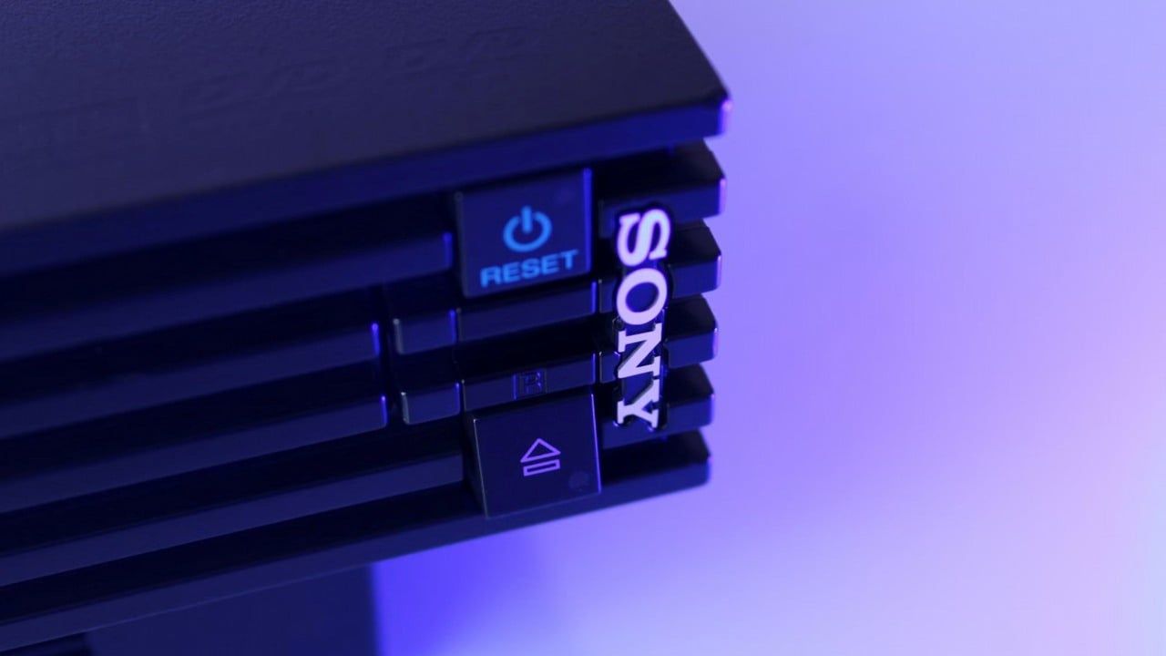 Gracz otrzymał od teścia rzadkie PlayStation 2 razem z telewizorem