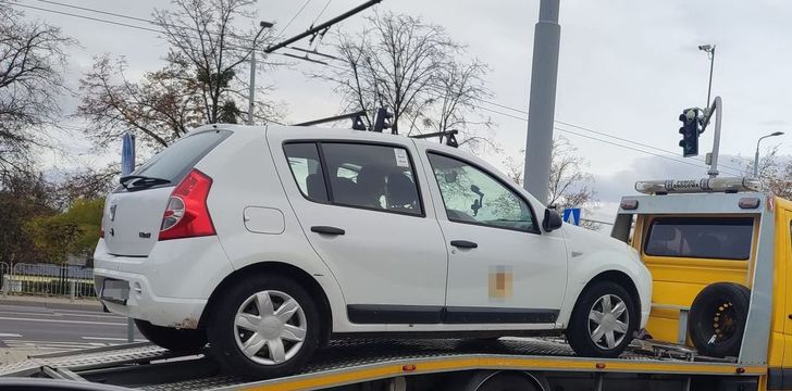 Świadczył usługi przewozu osób bez uprawnień, niesprawnych samochodem