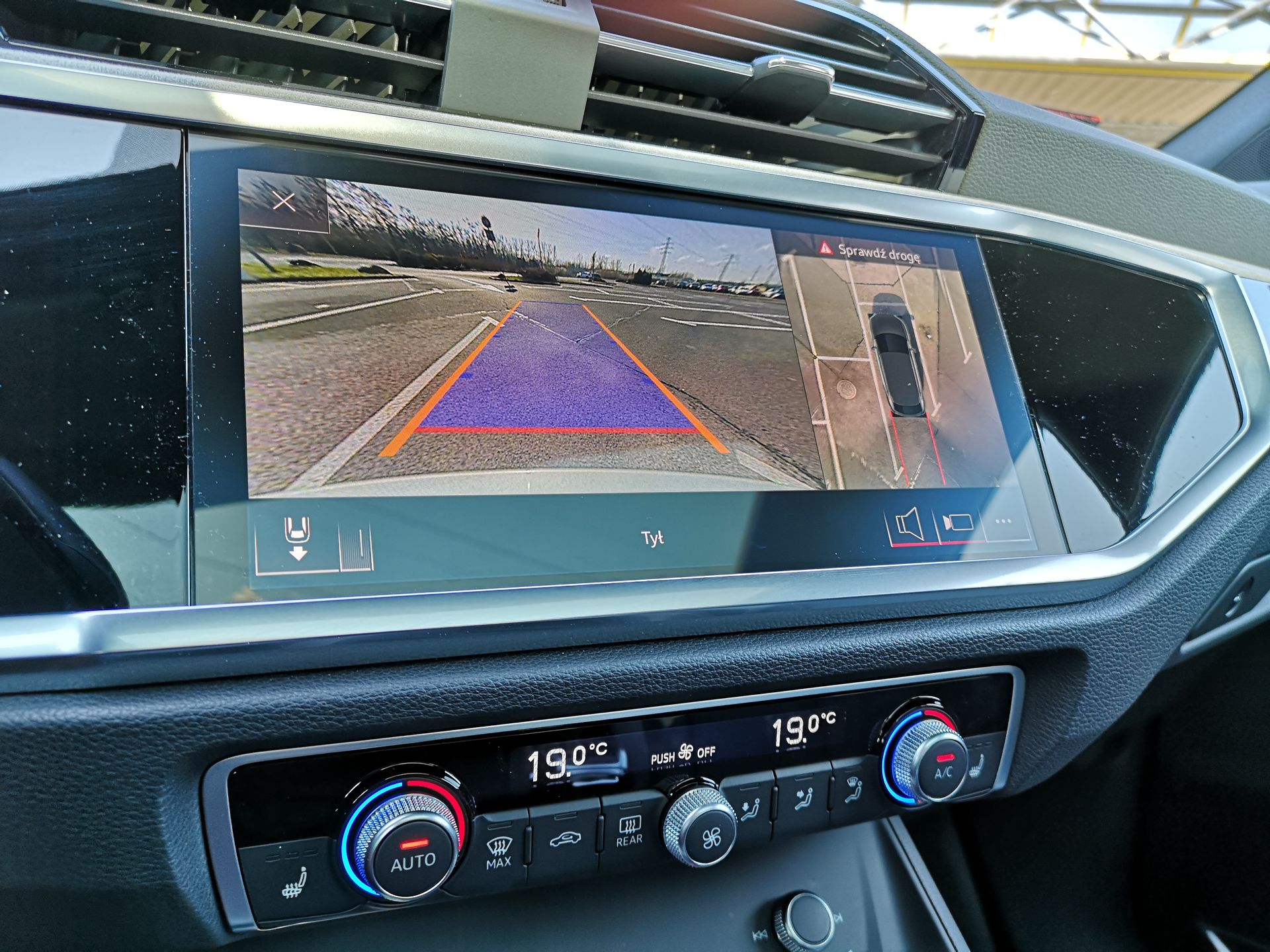 Audi Q3 Sportback: kamery 360 stopni, system Audi Pre sense basic & 360° i audio Bang & Olufsen 3