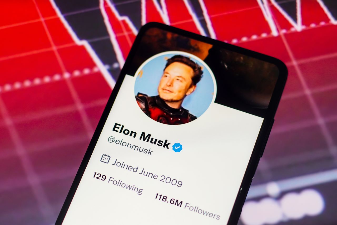 Elon Musk wypuści własny telefon? Ma inne plany (Rafael Henrique/SOPA Images/LightRocket via Getty Images)