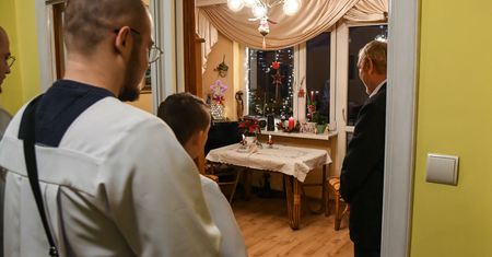 Zarobki ministrantów. Takie kwoty otrzymują za kolędę