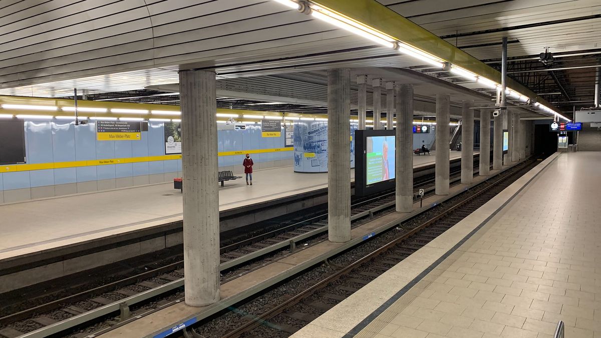Stacja metra w Monachium, na której doszło do brutalnego gwałtu 
