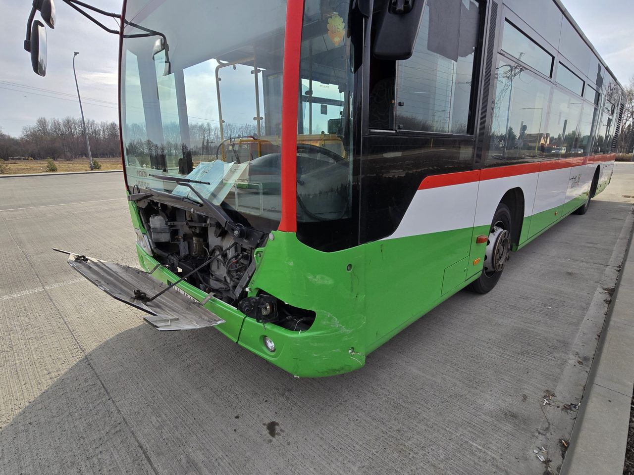 Wyprzedzała autobus w Lublinie. Nie zmieściła się