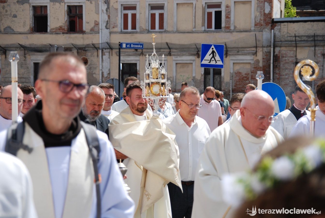 Miejska procesja Bożego Ciała przeszła ulicami Włocławka