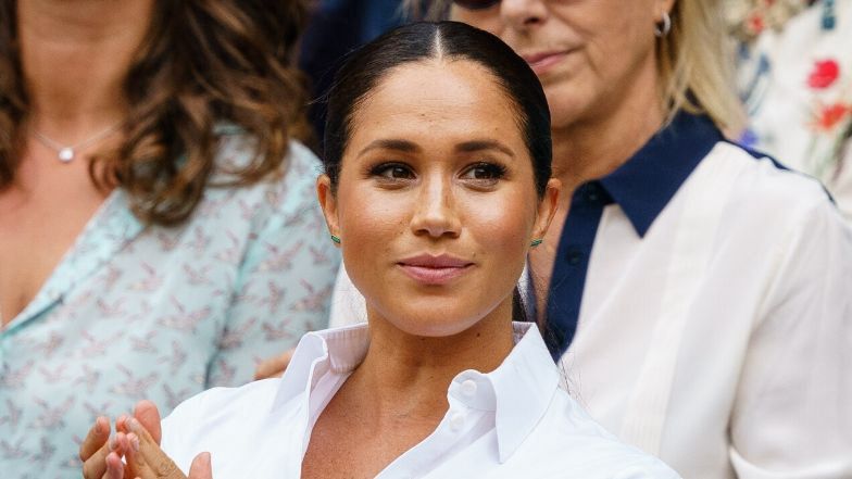 Meghan Markle kocha te sneakersy. Są na wyprzedaży!