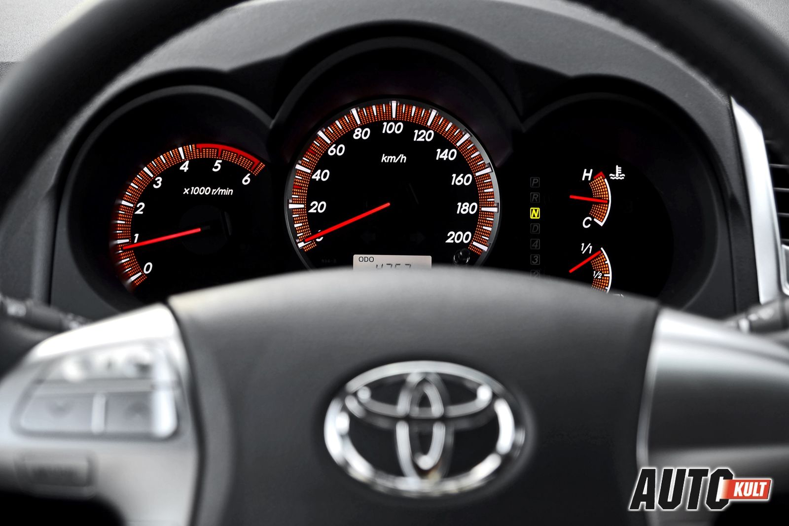 Toyota Hilux SR5 3,0 D4D A/T - test [galeria zdjęć] 24