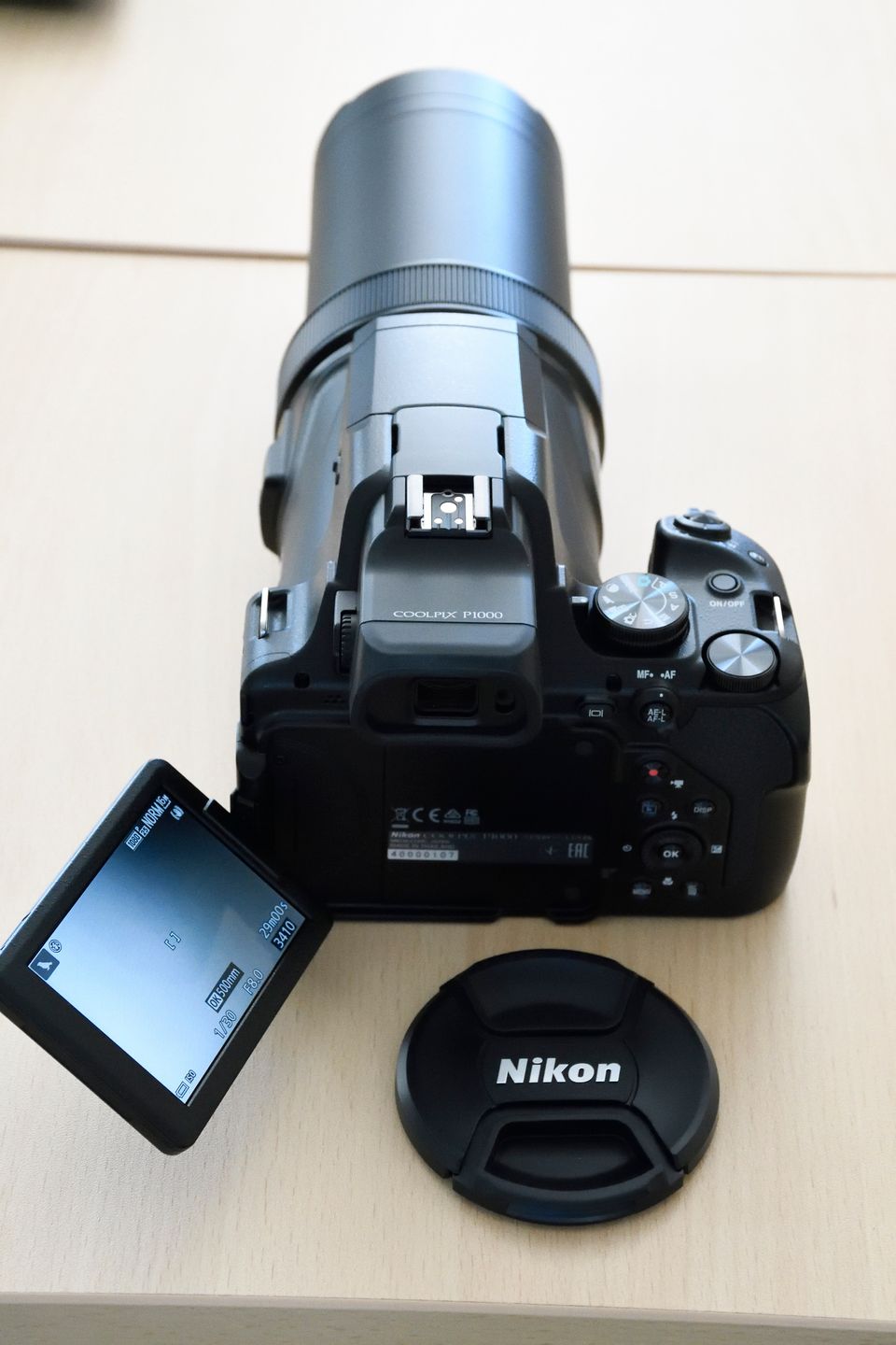 Nikon Coolpix P1000 z megazoomem do 3000 mm może być twoim teleskopem 8