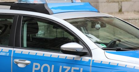 Polka jechała pod prąd niemiecką autostradą. Później ukradła radiowóz