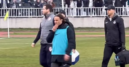Trener piłkarzy podał się do dymisji. Na pożegnanie rzucił mocne słowa