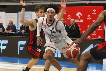 Koszykarze PGE Startu Lublin w pierwszym w ćwierćfinale fazy play-off pokonali drużynę ze Słupska. Zobacz zdjęcia