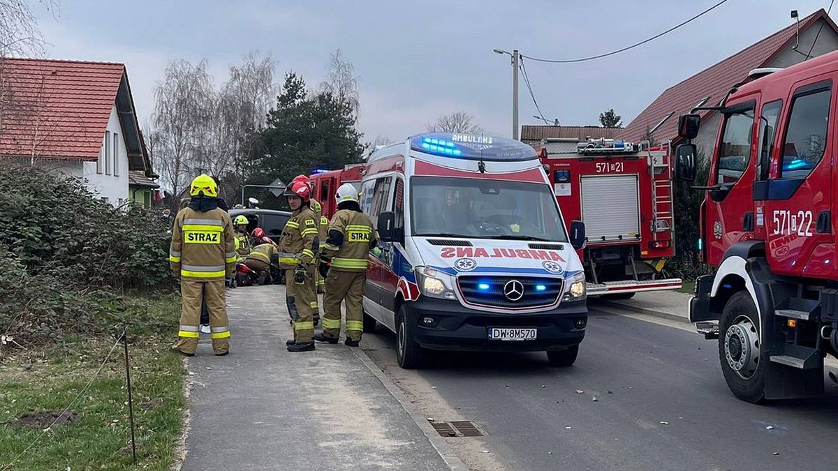  Samochód przygniótł kobietę i dwójkę dzieci na Dolnym Śląsku