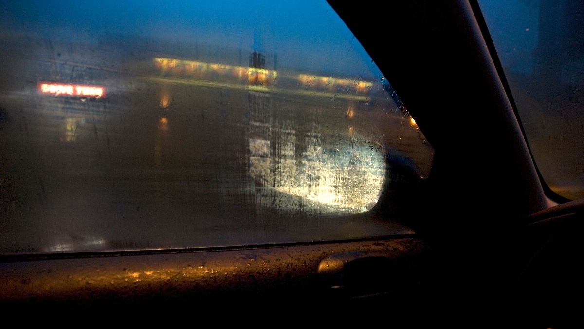 Zaparowane szyby to główny problem sezonu jesienno-zimowego