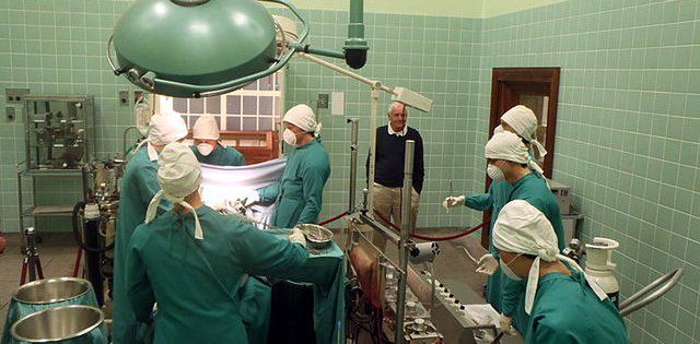 Operacja pierwszego ludzkiego przeszczepu serca (fot. Tiiu Sild PD)