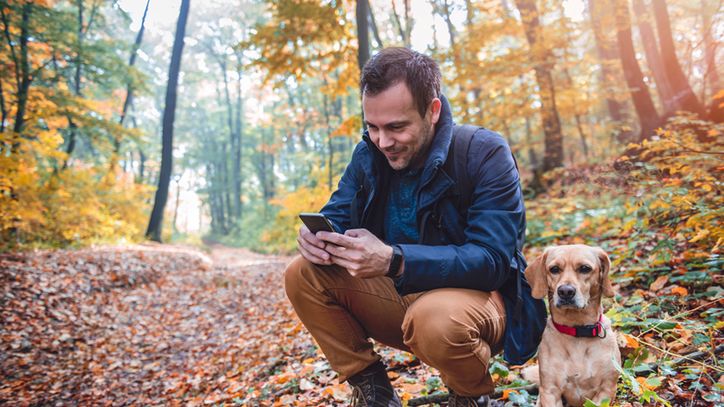 Jesienne akcesoria do smartfonów – rękawice, pokrowce, powerbanki 1