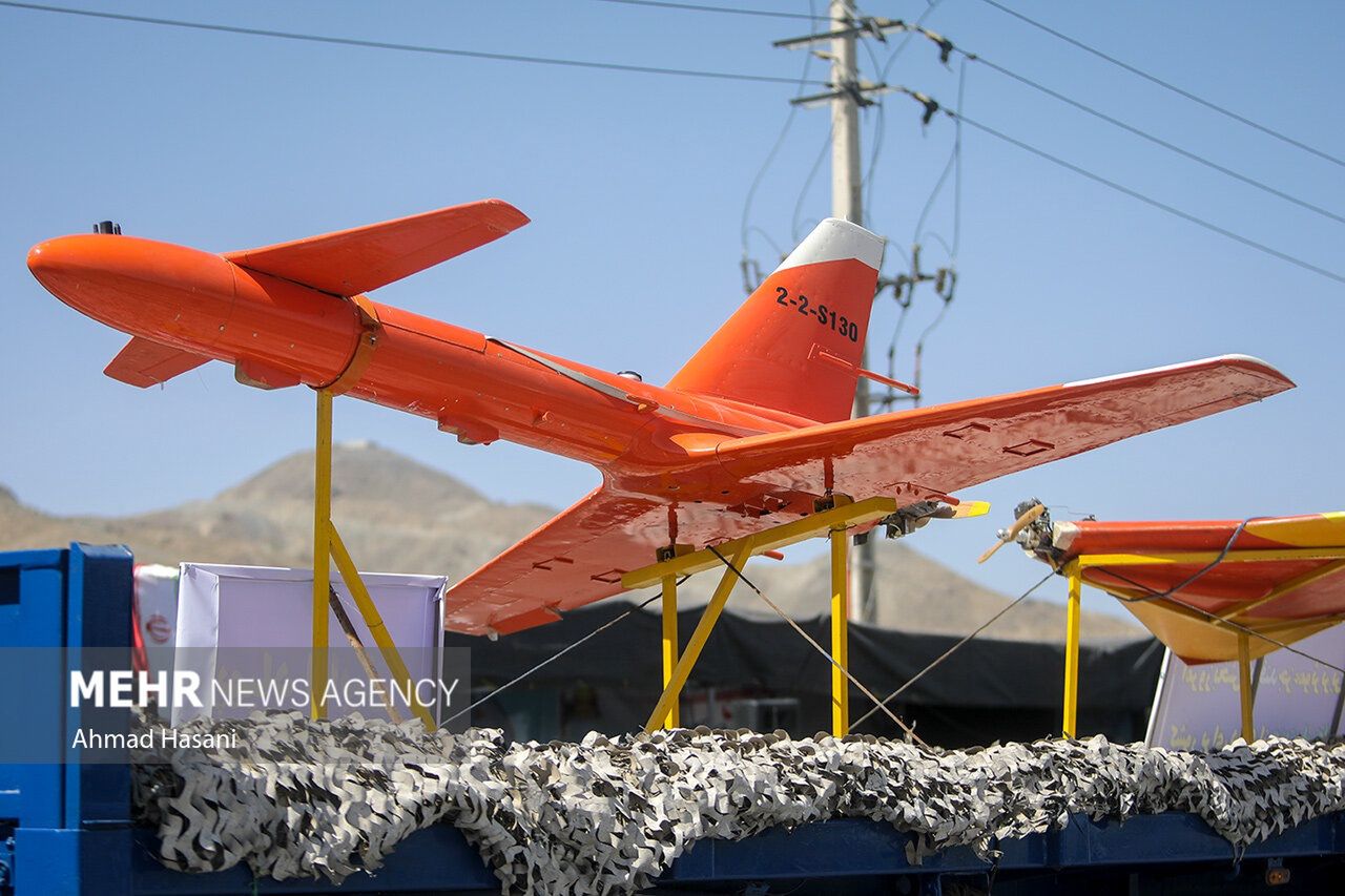 UAV Ababil podczas defilady wojskowej w Meszhedzie w północno-wschodnim Iranie
