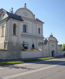 Józefów nad Wisłą. Kobieta zwróciła uwagę na brak maseczek w kościele. Została wyproszona