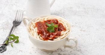 Po prostu weź truskawki i przesmaż je na patelni. Zaskocz siebie pikantną wersją znanego dania. Smakuje jak z renomowanej restauracji
