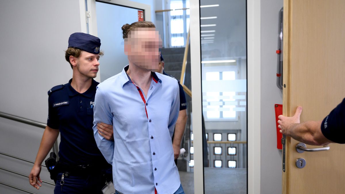 Kamil M. jest oskarżony o wykorzystanie seksualne 7 dziewczynek. Jedną z nich zgwałcił.