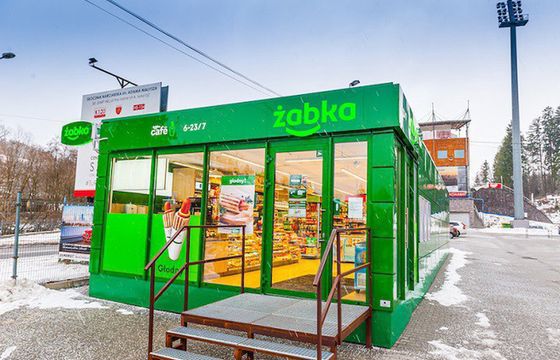 Żabka otwiera się pod skocznią w Wiśle