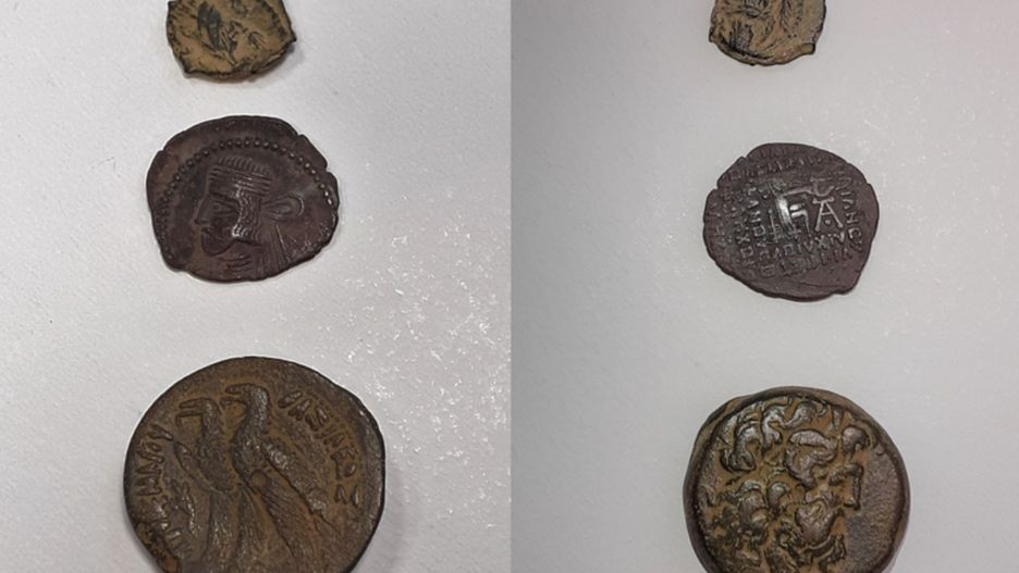 KAS prowadzi postępowanie ws. zabytkowych monet z przesyłki