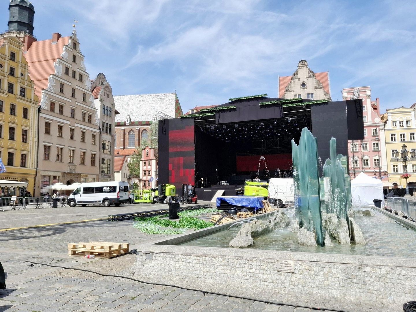 W centrum Wrocławia powstaje wielka scena, na której za kilka dni pojawią się takie gwiazdy jak Justyna Steczkowska, Kayah czy Natalia Szroder.