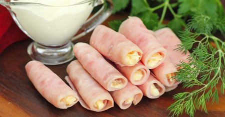 Jajecznicę podaję teraz tylko w ten sposób. Prezentuje się świetnie, a smakuje jeszcze lepiej