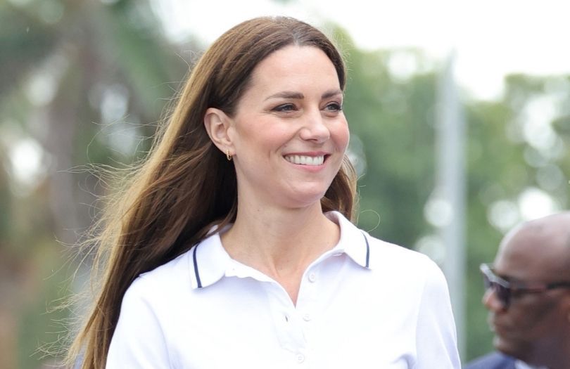Kate Middleton w szortach eksponuje nogi na regatach