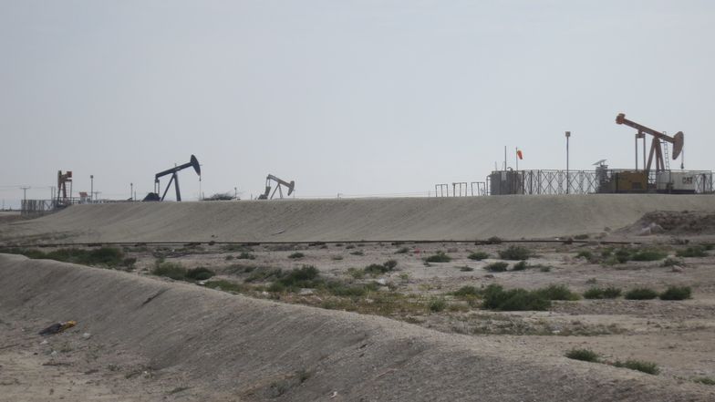 Pracownicy złóż ropy naftowej są szczególnie narażeni na zakażenie (zdjęcie ilustracyjne).