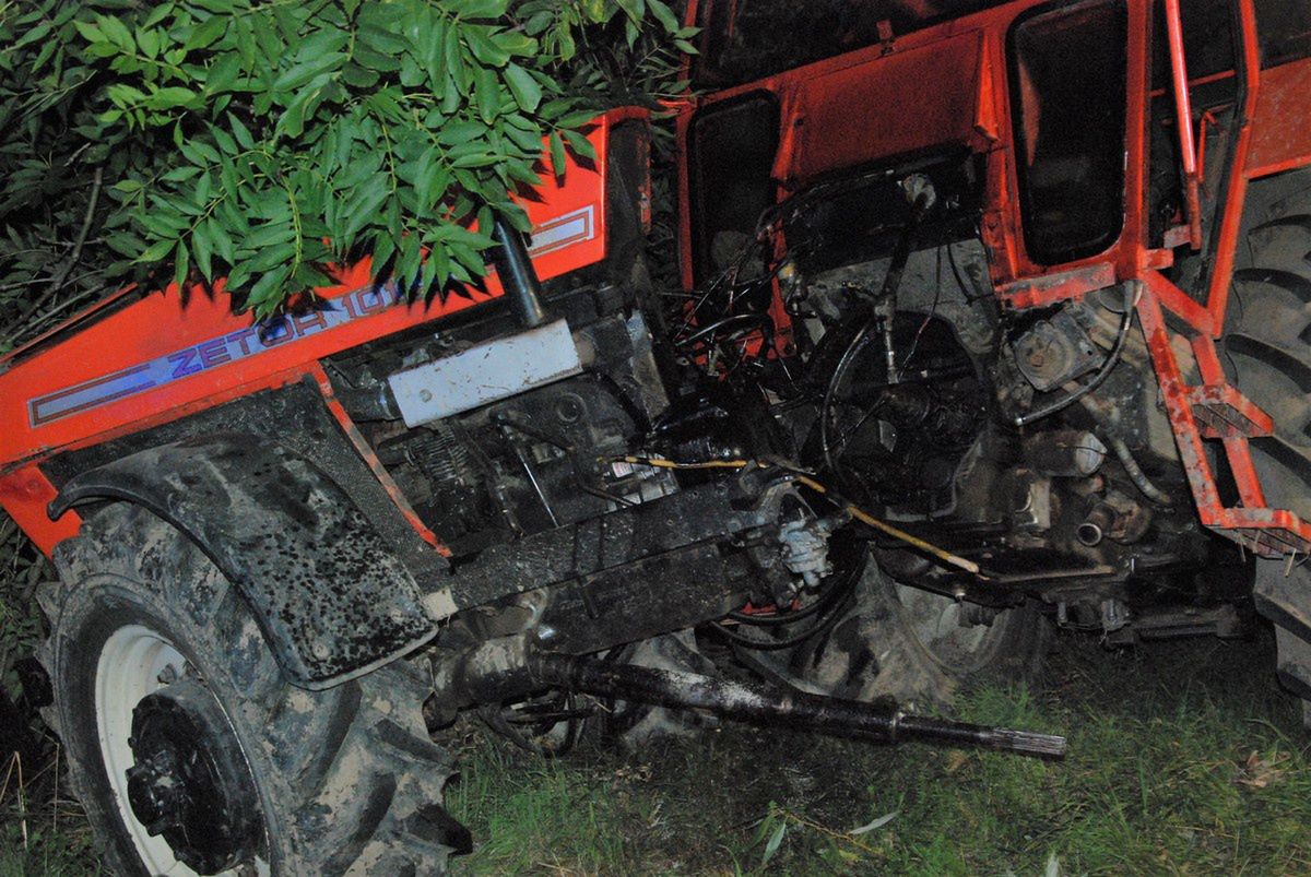 Stracił panowanie nad ciągnikiem. Traktorzysta zginął na miejscu