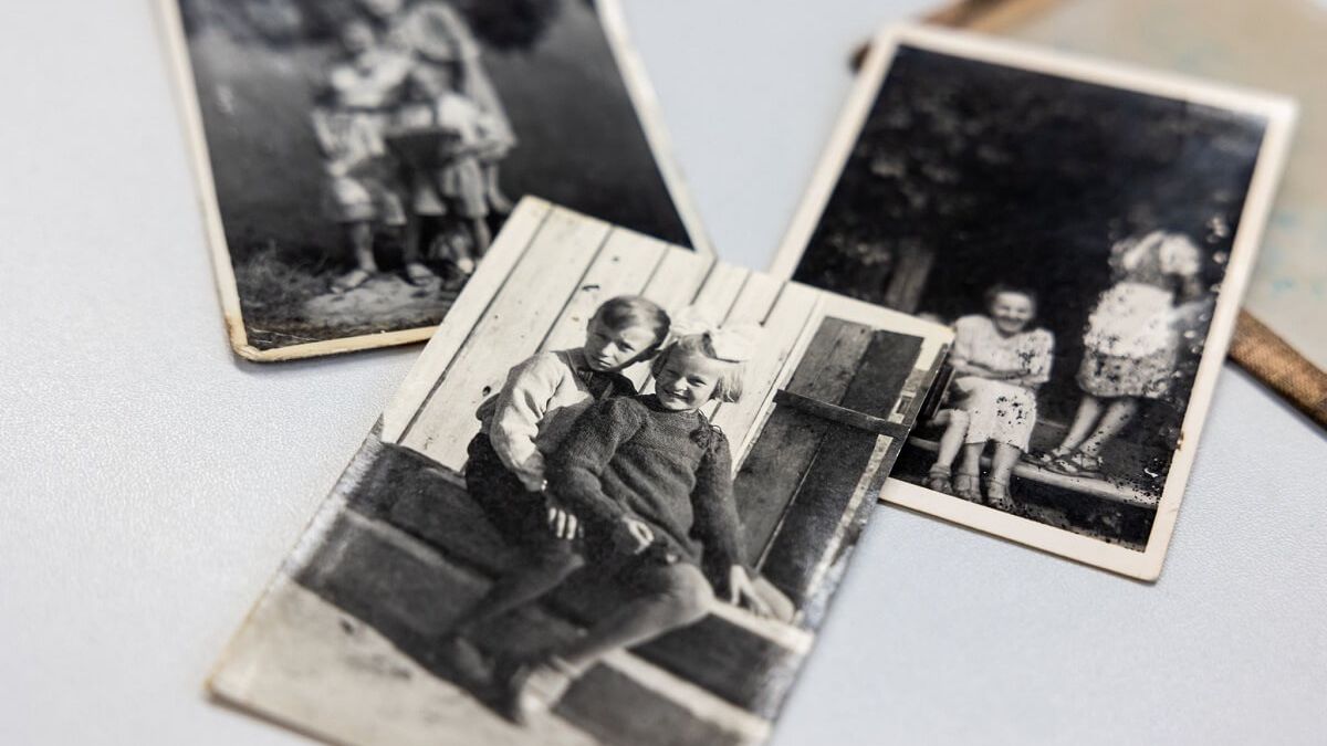 Pamiątkowe fotografie z życia obozowego