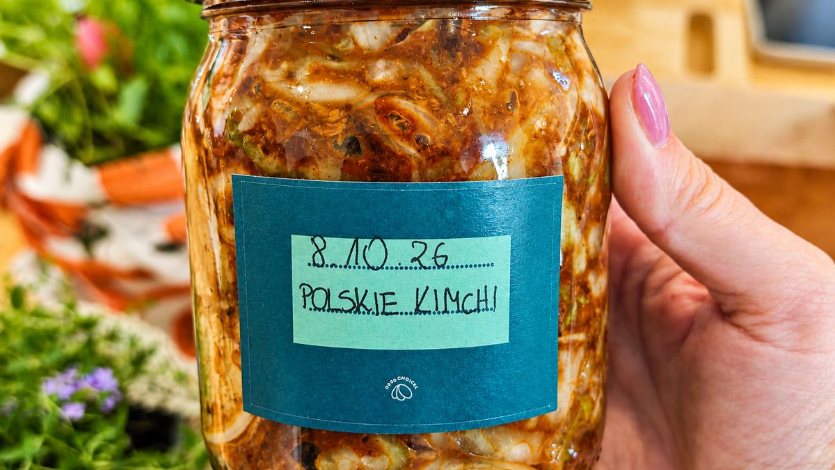 Polskie kimchi z kapusty, grzybów i śliwek