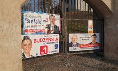 Lublin walczy z banerami. Wieszają nawet na zabytkach