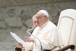 Komunikat Watykanu o papieżu. "Kontynuuje leczenie"