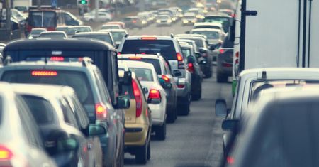 Zielone ograniczenie prędkości. Co ten znak oznacza dla kierowców?