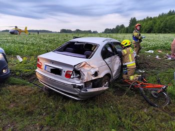 Kierowca BMW wjechał w grupę rowerzystów. 12-latek zmarł w szpitalu