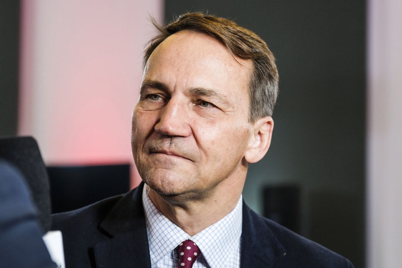 Nominacje ambasadorskie pod znakiem zapytania. Sikorski: mam nadzieję