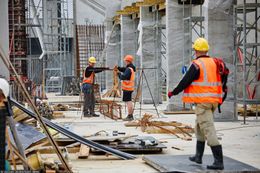 ?�d? buduje stadion ?KS
Fot. Julian Sojka/East News, Lodz, 10.06.2020.  Postep prac na budowie drugiej trybuny na stadionie Lodzkiego Klubu Sportowego.
Julian Sojka