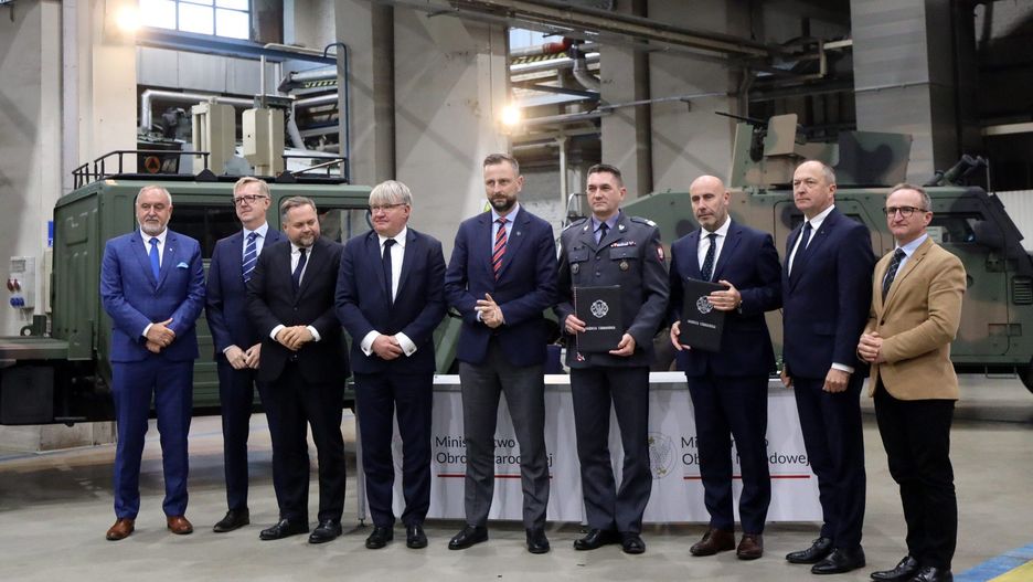 Podpisanie umowy ramowej w Zakładach Rosomak