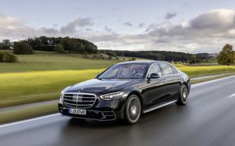 Rynek samochodów luksusowych stale rośnie. Gwiazda Mercedesa błyszczy swoją strategią