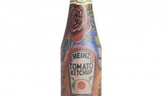 Kolekcjonerskie butelki ketchupu z tatuażem Eda Sheerana w kolejnej odsłonie kampanii Heinz