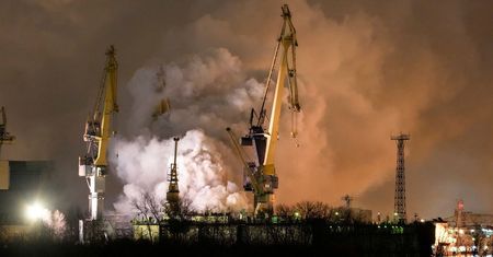 Rosyjska korweta "Prowornyj" w ogniu. Pożar zniszczył najnowszy Okręt Floty Oceanu Spokojnego