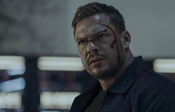 Fani chcą bojkotować „Reacher”. Powodem wywiad z Alanem Ritchsonem