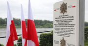 Odsłonięcie tablicy na terenie przystani Warszawskiego Towarzystwa Wioślarskiego