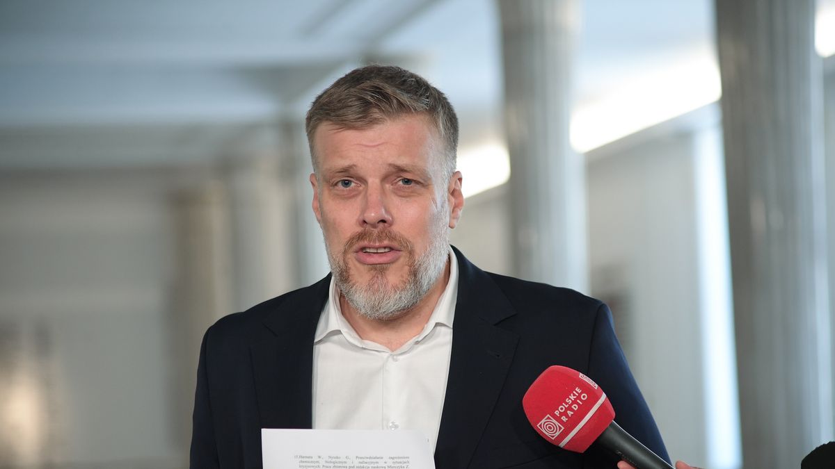 Adrian Zandberg
Warszawa, 19.07.2024. Pose� Lewicy, wsp�przewodnicz�cy Partii Razem Adrian Zandberg podczas konferencji prasowej w Sejmie w Warszawie, 19 bm. Temat spotkania: "ma�a Ustawa Schronowa". (mr) PAP/Marcin Obara
Marcin Obara
konferencja prasowa, konferencji, lewica, lewicy, ma�a Ustawa Schronowa, polityk polityka, pose�, pos�anka, sejm, sejmu, w sejmie