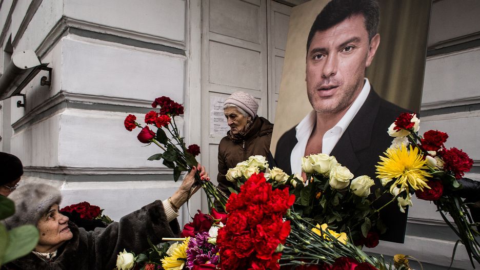 Mourners Attend Funeral Of Murdered Politician Boris NemtsovMOSCOW, RUSSIA - MARCH 03:  People bring flowers during a farewell ceremony for Russian opposition leader Boris Nemtsov at Sakharov Museum on March 3, 2015 in Moscow, Russia. Nemtsov was murdered on Bolshoi Moskvoretsky bridge near St. Basil cathedral just few steps from the Kremlin on February 27. Nemtsov, a fierce critic of President Vladimir Putin, was shot dead ahead of a major opposition rally this weekend. (Photo by Alexander Aksakov/Getty Images)Alexander Aksakovtopics, topix, bestof, toppics, toppix, topics, topix, bestof, toppics, toppix