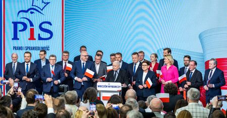 Kamiński, Kurski, Obajtek w PE? "To będzie gorszące"