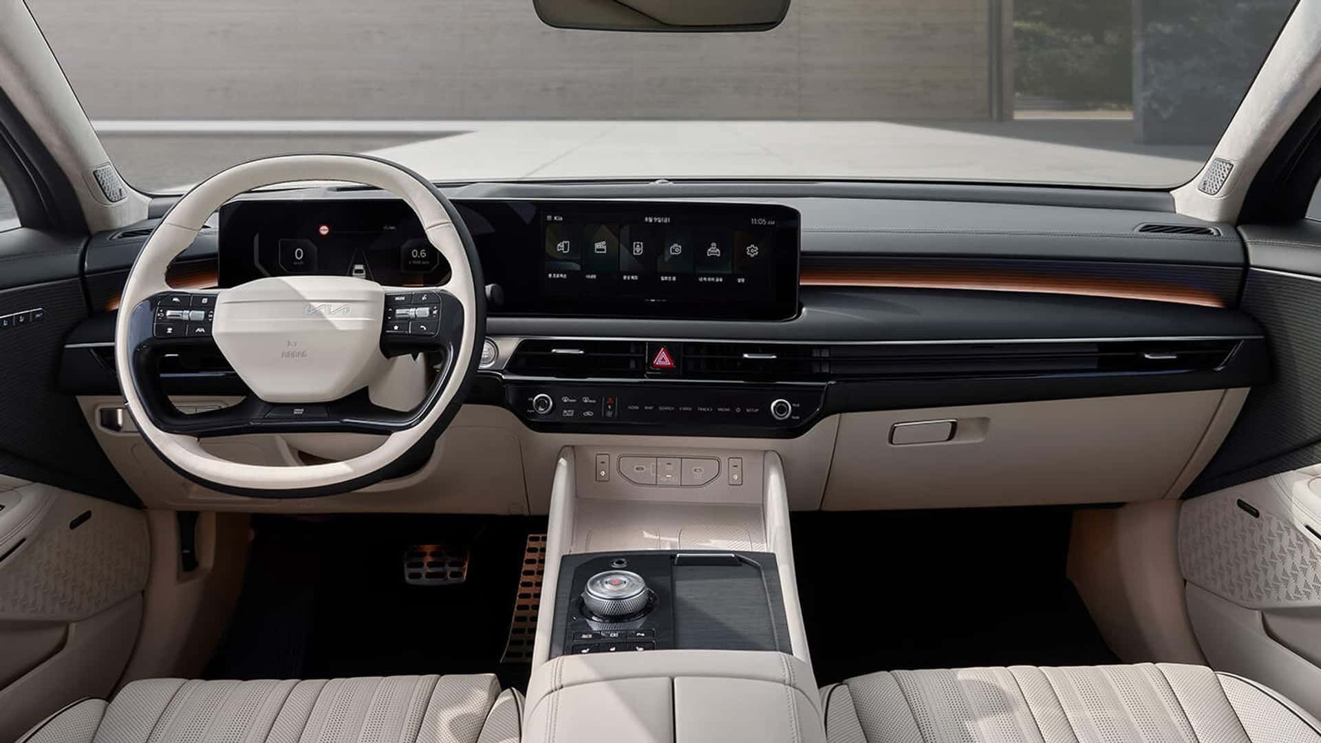 Nowa Kia K8