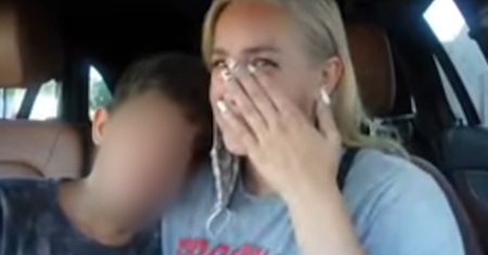 YouTuberka uczyła dziecko płakać przed kamerą. Internauci oburzeni