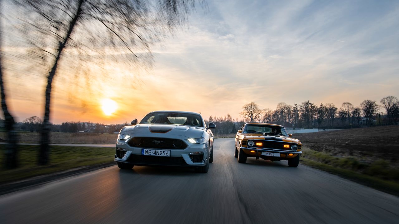 Test: Ford Mustang Mach 1 vs. Mustang Mach 1 428 Cobra Jet – definicja prędkości nabrała nowego znaczenia