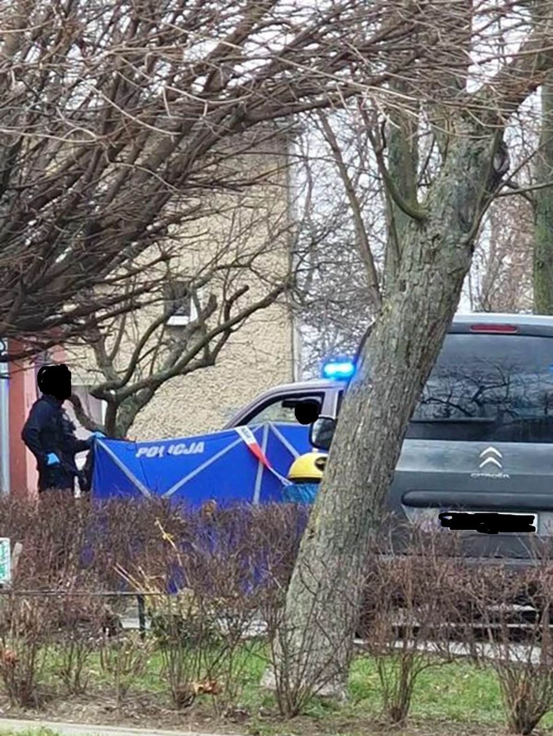Mężczyzna wypadł z okna na 11. piętrze wieżowca przy ul. Młodzieżowej